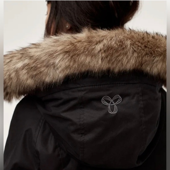 Aritzia Tna Avoriaz black winter coat cozy warm Parka Sz XXS - Picture 11 of 15